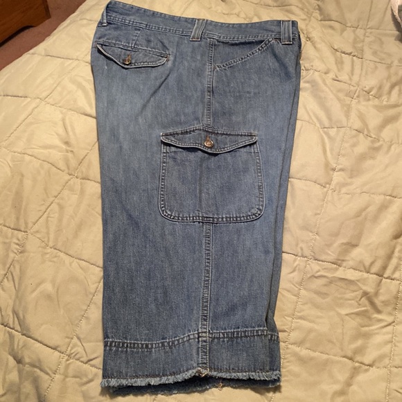 VF JEANSWEAR CAPRIS - Picture 2 of 5